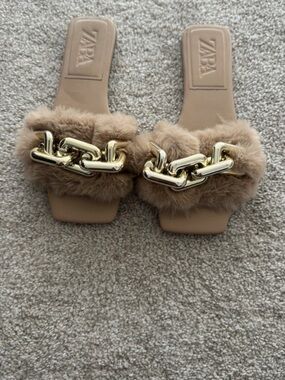 Zara Tan Faux-Fur Slide Sandals with Gold Chain Accent